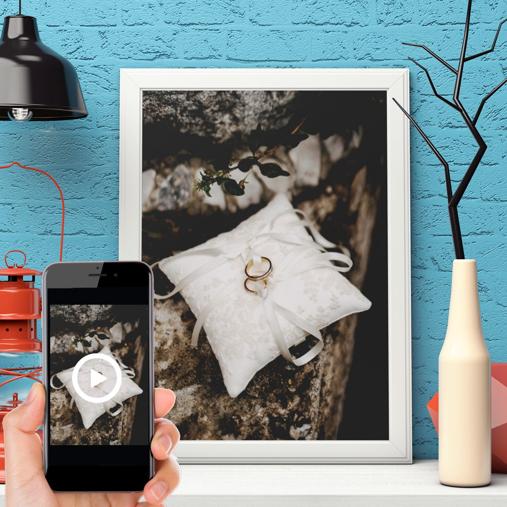 Interactive photo print 2 rings on a cushion